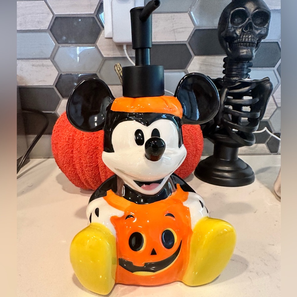 Disney Halloween Mickey Mouse Pumpkin Soap Dispenser